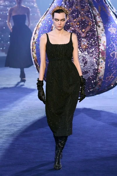 Look 94